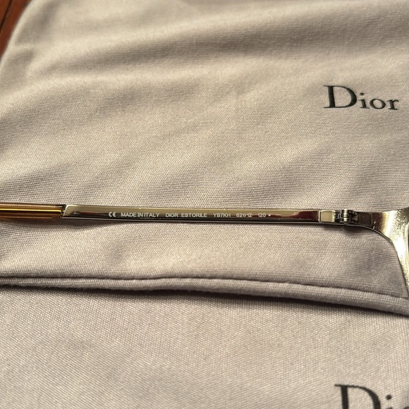 DIOR Estorile YN7KH Sunglasses, cleaning cloth, cloth pouch and case - Picture 7 of 16